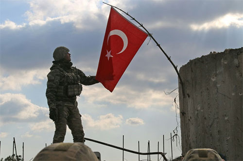 soldado turco en la frontera con Siria Turquía intensifica su ofensiva en Siria y los civiles pagan un alto precio